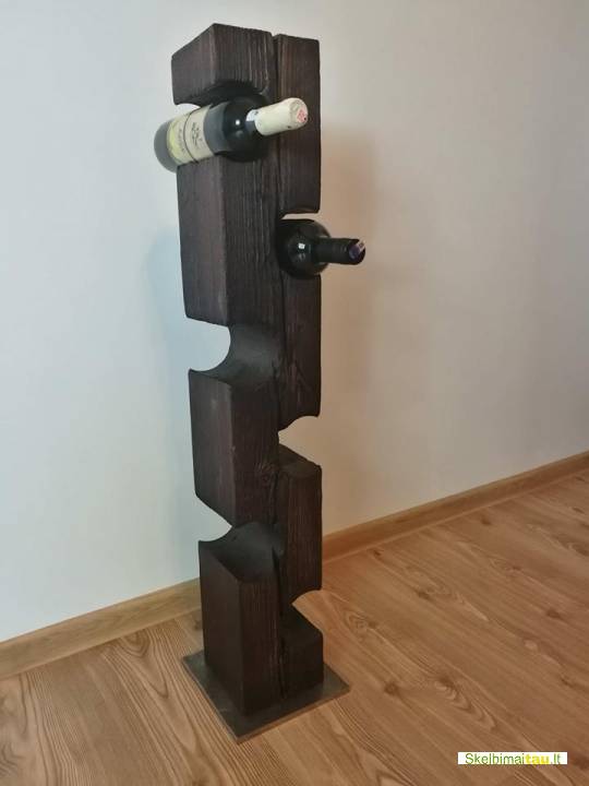 Degintos medienos interjero detalės