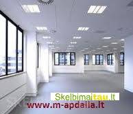 Dažau įvairias patalpas.