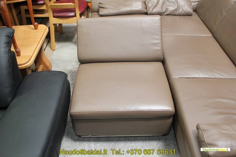 Natūralios odos kampas su pufu foteliu