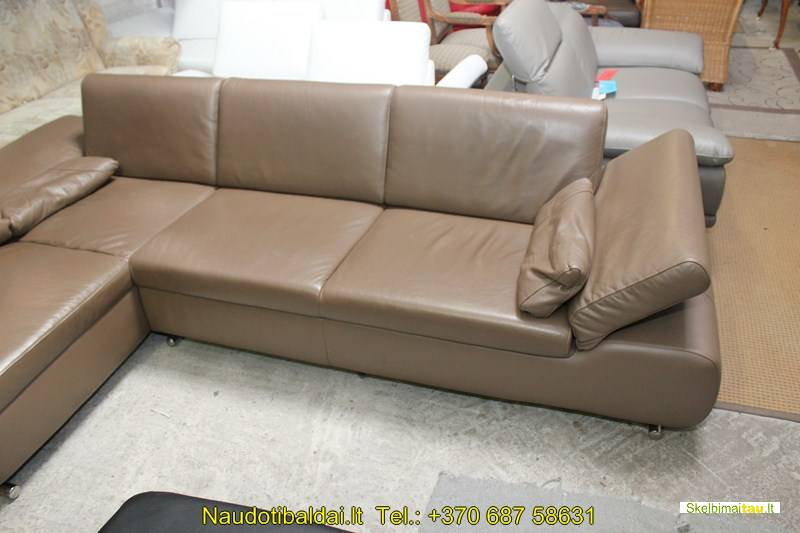 Natūralios odos kampas su pufu foteliu