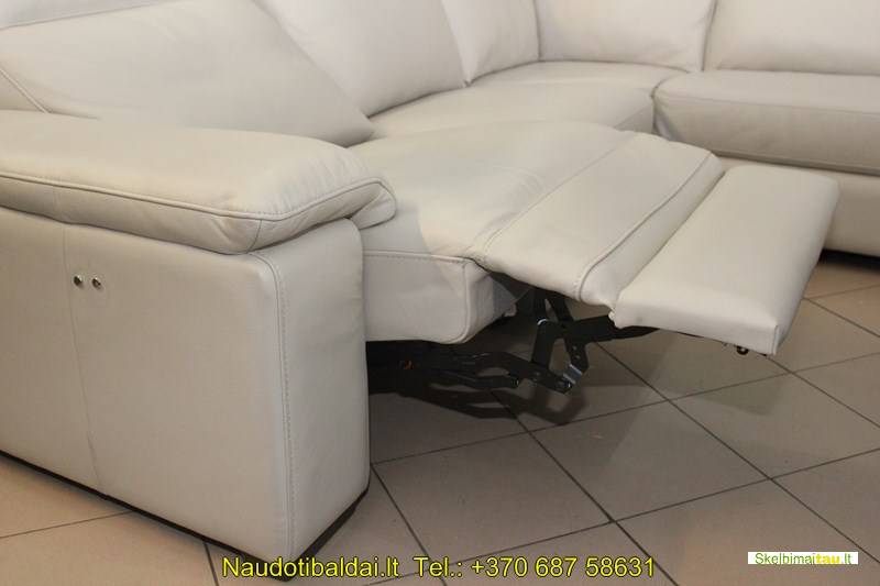 Natūralios odos kampas su reklainerio funkcijomis