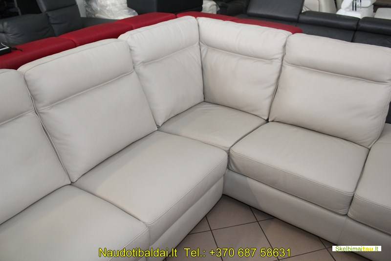 Natūralios odos kampas su reklainerio funkcijomis