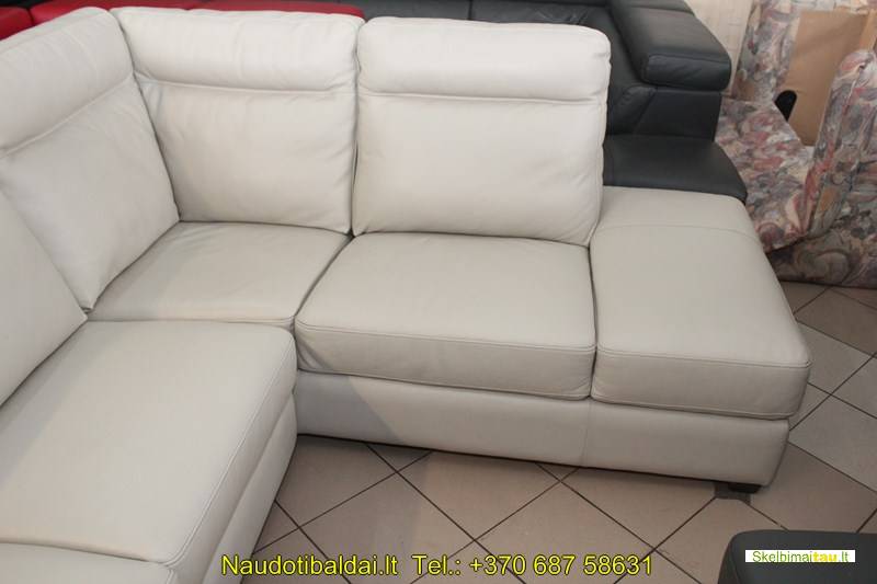 Natūralios odos kampas su reklainerio funkcijomis