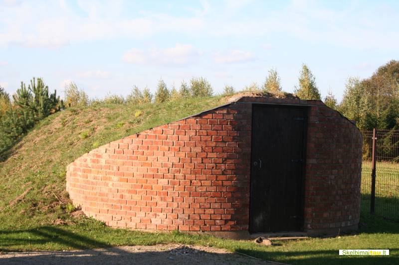 Parduodamas lauko rūsys