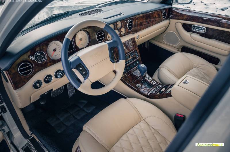 Prabangių limuzinų nuoma