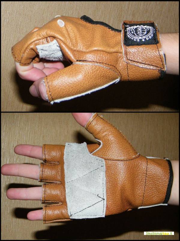 Siuvėjai darbą namuose