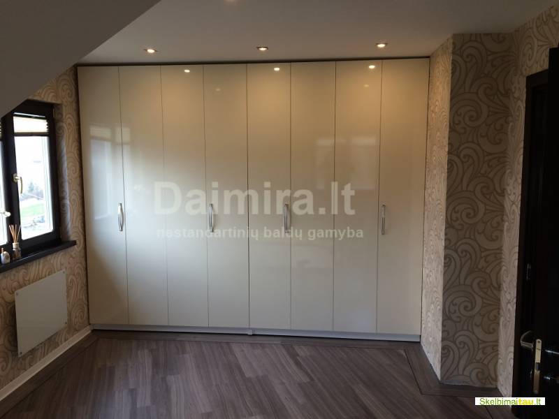 Spintos, drabužinės, slankiojančios sistemos