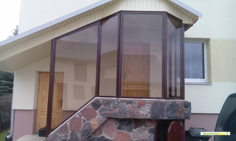 Balkonu stiklinimas aliuminio profiliais, plastikiniai langa