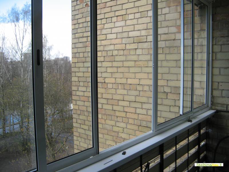 Balkonu stiklinimas aliuminio profiliais, plastikiniai langa
