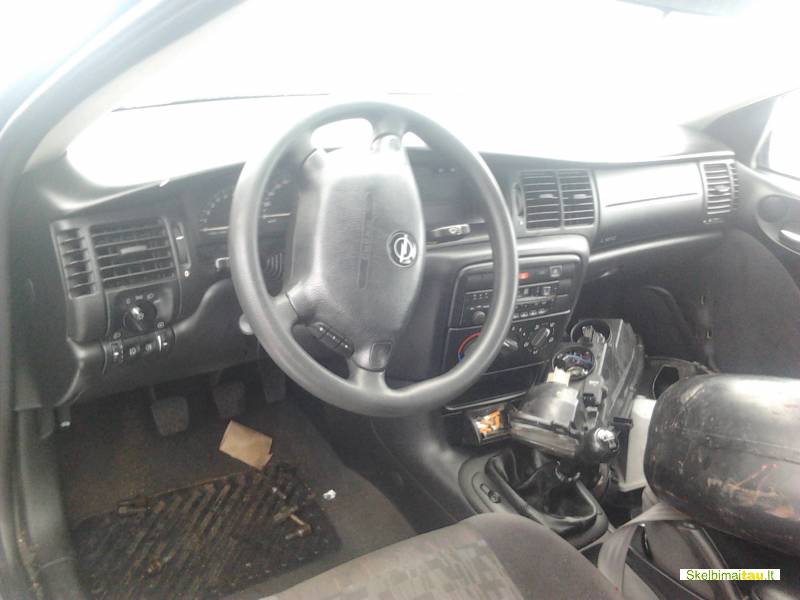 Dalimis - opel vectra 1.6l 1598cm3 74kw benzinas mechanine u
