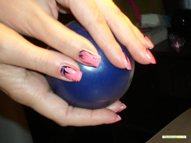 Gelinių nagų priauginimas