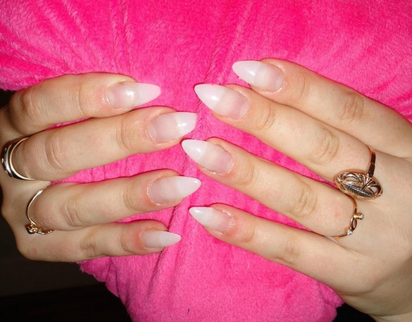 Gelinių nagų priauginimas