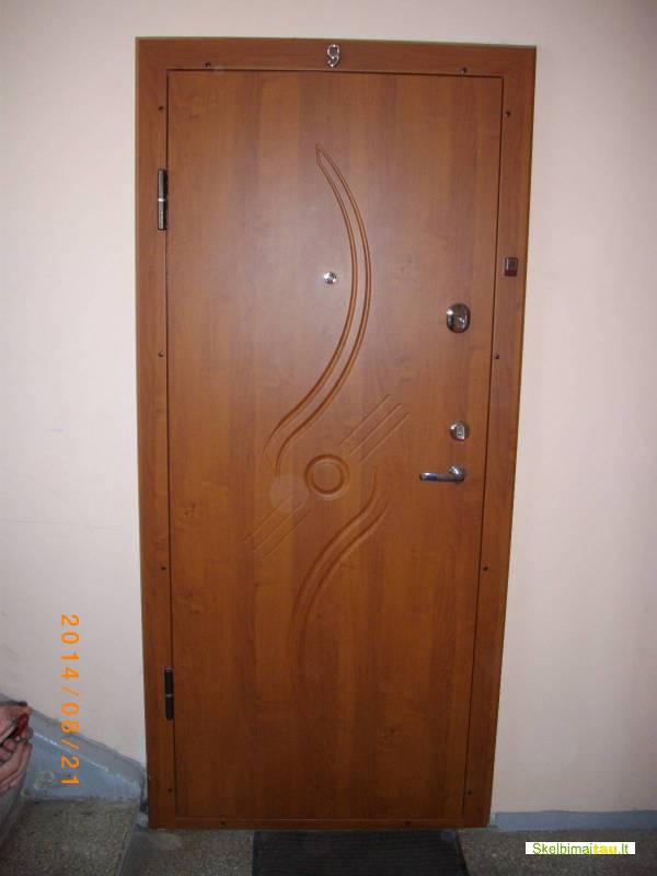 Metaliniai garazo vartai, sandeliuko durys