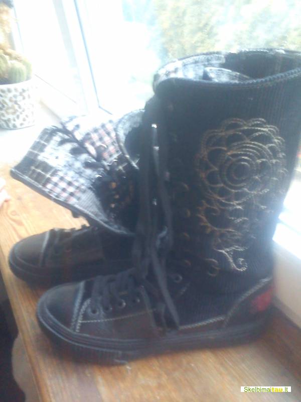 Nauji moteriski batai jaunimui