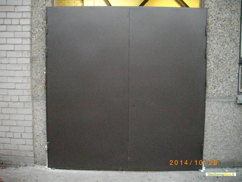 Sarvuotos, metalines durys, garazo vartai