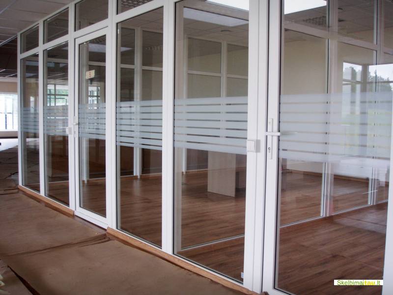 Stiklo dekoras/plėvelės klijavimas