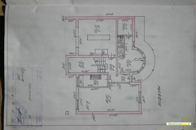 Namas siauliuose ,medelyne be tarpininku /tinka 2 seimom/